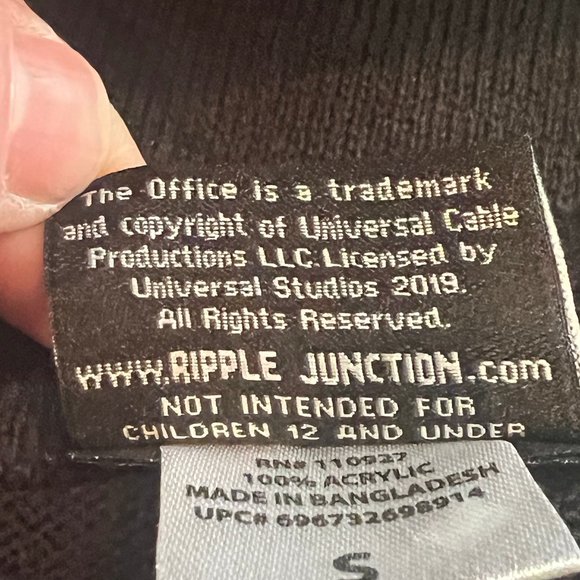 The Office Dwight Shrute Christmas Holiday Sweater Size Small - Picture 6 of 9